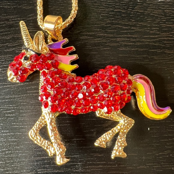 🦄. NWT! Red Crystal Unicorn Necklace - Picture 4 of 6